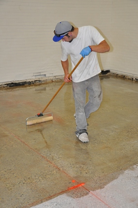 Floor Technologies Worker